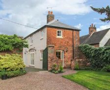 United Kingdom Peak District Stoke-on-Trent vacation rental compare prices direct by owner 6499045