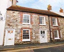 United Kingdom Isle of Wight Yarmouth vacation rental compare prices direct by owner 23716018