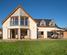 United Kingdom Anglesey Llanfairpwllgwyngyll vacation rental compare prices direct by owner 14320836