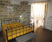 Italy Sicily Santo Stefano di Camastra vacation rental compare prices direct by owner 14082048