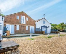 United Kingdom South Coast Yarmouth vacation rental compare prices direct by owner 5843744