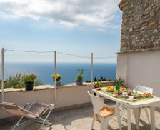 Italy Liguria Cipressa vacation rental compare prices direct by owner 19571831