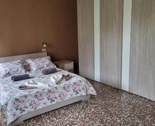 Italy Provincia di Ferrara Ferrara vacation rental compare prices direct by owner 13491669