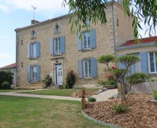 France Pays de la Loire Saint-Hilaire-des-Loges vacation rental compare prices direct by owner 13003706