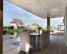 Netherlands Friesland Delfstrahuizen vacation rental compare prices direct by owner 27074228