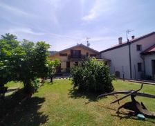 Italy Lombardy Laveno-Mombello vacation rental compare prices direct by owner 15981391