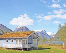 Norway Vestland Fjarland vacation rental compare prices direct by owner 26335344