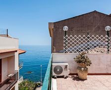 Italy Sicily Aci Castello vacation rental compare prices direct by owner 29938584