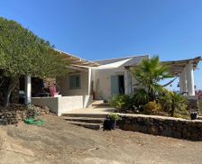 Italy Ustica Ustica vacation rental compare prices direct by owner 28335308
