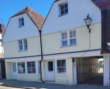 United Kingdom Kent Sittingbourne vacation rental compare prices direct by owner 16318833