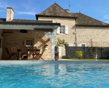 France Burgundy Saint-Loup-de-Varenne vacation rental compare prices direct by owner 26090088