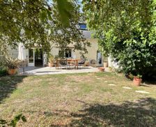 France Pays de la Loire Villebernier vacation rental compare prices direct by owner 15664880