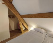 France Auvergne Dunières vacation rental compare prices direct by owner 26104220