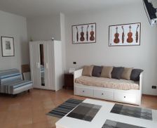 Italy Lombardy Cremona vacation rental compare prices direct by owner 30026621