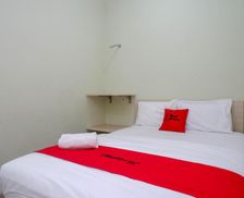 Indonesia Central Java Kalibanteng-kidul vacation rental compare prices direct by owner 26351796