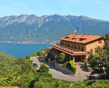 Italy Lombardy Tignale vacation rental compare prices direct by owner 14373041