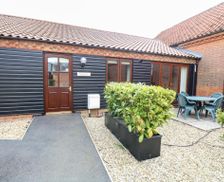 United Kingdom Norfolk Wood Norton vacation rental compare prices direct by owner 13963004