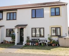 United Kingdom Somerset Burnham on Sea vacation rental compare prices direct by owner 12912667