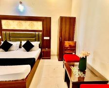 India Delhi Zirakpur vacation rental compare prices direct by owner 29037799