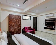 India Uttar Pradesh Noida vacation rental compare prices direct by owner 35609395