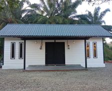 Malaysia Johor Parit Raja vacation rental compare prices direct by owner 35402159