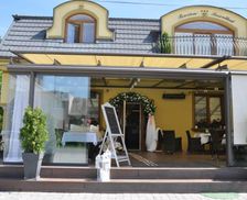 Slovakia Trnavský kraj Ružindol vacation rental compare prices direct by owner 14006793