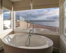 United Kingdom Northumberland Newbiggin-by-the-Sea vacation rental compare prices direct by owner 34850688