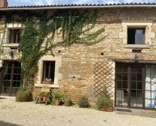 France Vendée Bazoges-en-Pareds vacation rental compare prices direct by owner 34931871