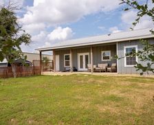 United States Texas Fischer vacation rental compare prices direct by owner 34921573