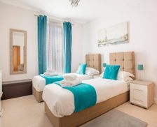 United Kingdom  Redhill vacation rental compare prices direct by owner 34927193