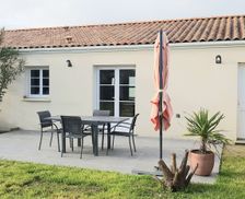 France Charente-Maritime Saint-Laurent-de-la-Prée vacation rental compare prices direct by owner 34791721