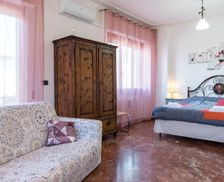 Italy  Arezzo vacation rental compare prices direct by owner 33564683