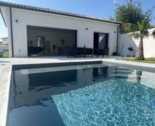 France Gironde Tresses vacation rental compare prices direct by owner 28052690