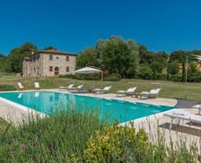 Italy Siena San Giovanni d’asso vacation rental compare prices direct by owner 34817087