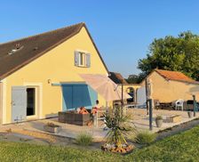 France Sarthe Ruaudin vacation rental compare prices direct by owner 33454602