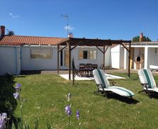 France Vendée Grues vacation rental compare prices direct by owner 34772616