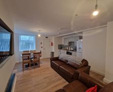 United Kingdom Wales Penrhiwceiber vacation rental compare prices direct by owner 34947991