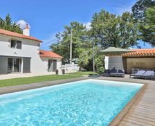 France Pays de la Loire Le Girouard vacation rental compare prices direct by owner 36109365