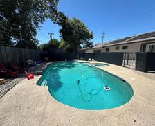 United States California Sacramento vacation rental compare prices direct by owner 33561412