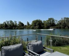 United Kingdom  South Cerney vacation rental compare prices direct by owner 36106271