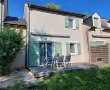 France Aveyron Saint Geniez d'Olt et d'Aubrac vacation rental compare prices direct by owner 36022394