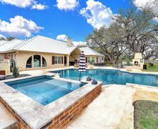 United States Texas Hondo vacation rental compare prices direct by owner 36048709