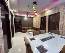 India Punjab Zirakpur vacation rental compare prices direct by owner 36126890