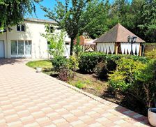 France Yvelines Les Bréviaires vacation rental compare prices direct by owner 36075238