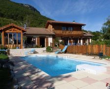 France Auvergne-Rhône-Alpes Saint-Vincent-De-Mercuze vacation rental compare prices direct by owner 4677973