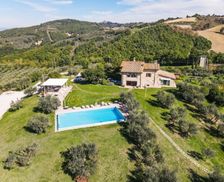 Italy Umbria Collazzone vacation rental compare prices direct by owner 9451611