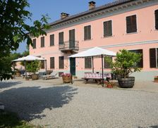 Italy Piedmont CASTELL'ALFERO vacation rental compare prices direct by owner 4259198