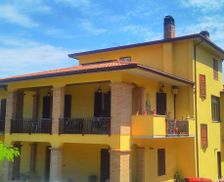 Italy Umbria Castel Ritaldi vacation rental compare prices direct by owner 3871869