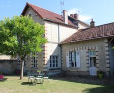 France Pays de la Loire Le Puy-Notre-Dame vacation rental compare prices direct by owner 5054148