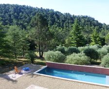 France Provence-Alpes-Côte-DAzur La Roquebrussanne vacation rental compare prices direct by owner 4898118